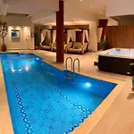 Eden 4* Podstrana