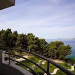 Eden 4* Podstrana