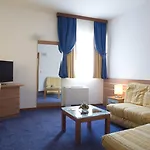 Отель Eden 4*