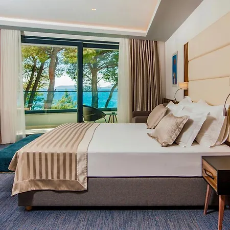 Eden Hotel