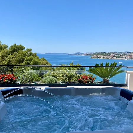 Eden 4* Podstrana