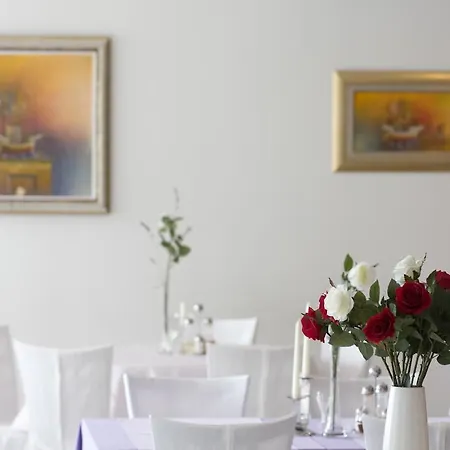Eden Hotel 4*
