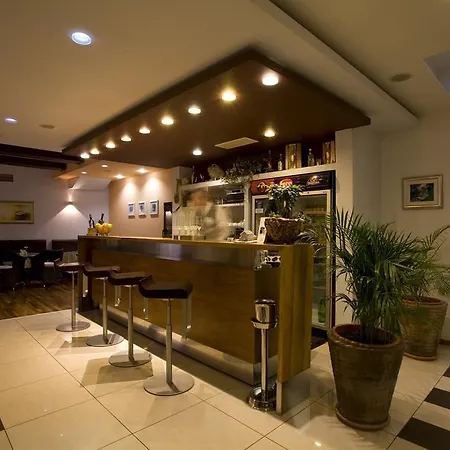 Hotel Eden 4*