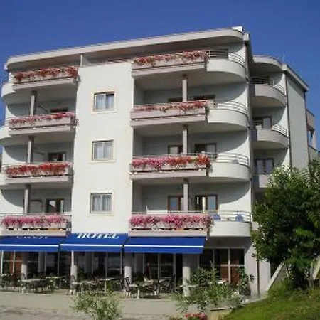 Hotel Eden Podstrana