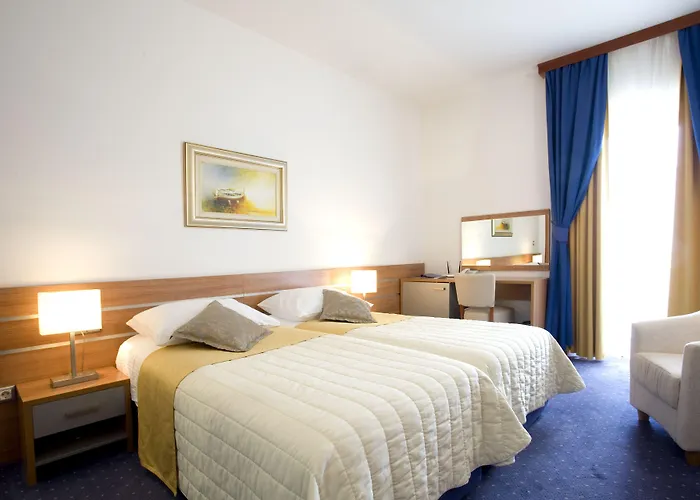 Hotel Eden Podstrana